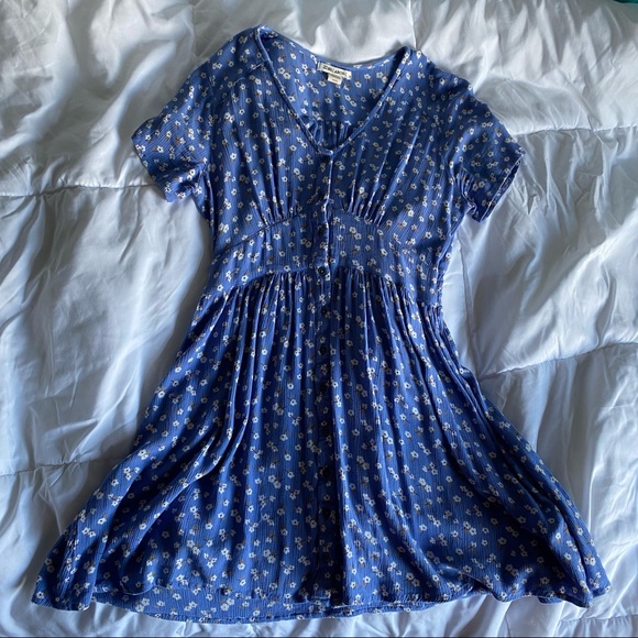 Billabong Dresses & Skirts - Billabong floral dress!!